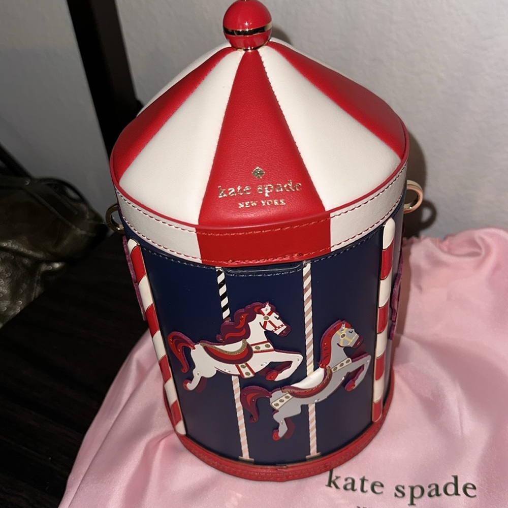 NWT Kate Spade Winter Wonders Carousel 3D Crossbody Bag Novelty Collector &Charm - Picture 7 of 8